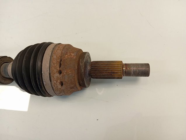 Ліва піввісь 391018508R Renault (RVI)