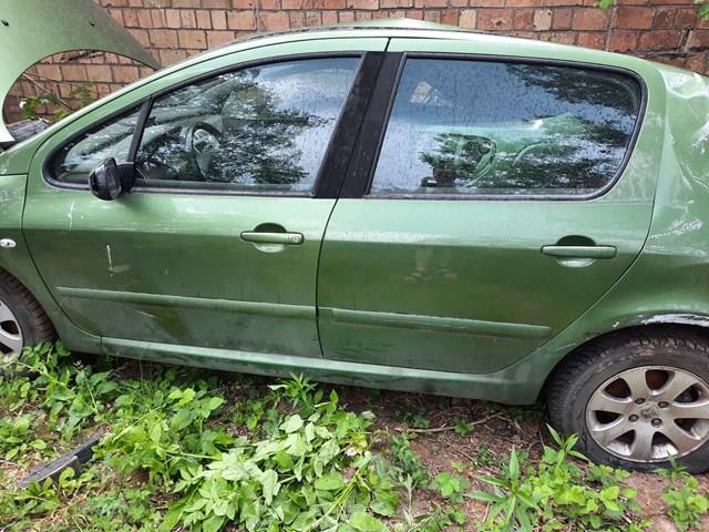  Двері передні ліві Peugeot 307 
