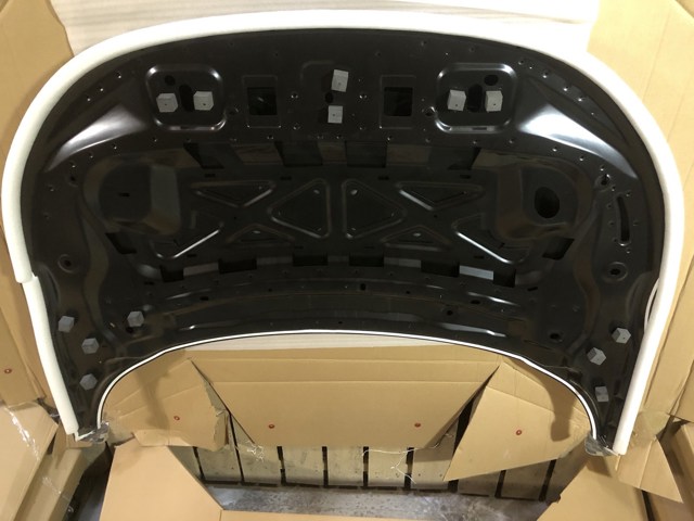 LR117303 Land Rover Капот
