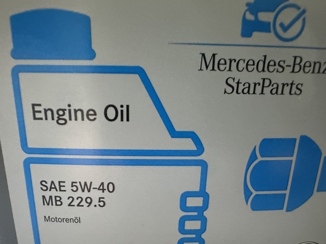 A000989210711 Mercedes Масло двигуна