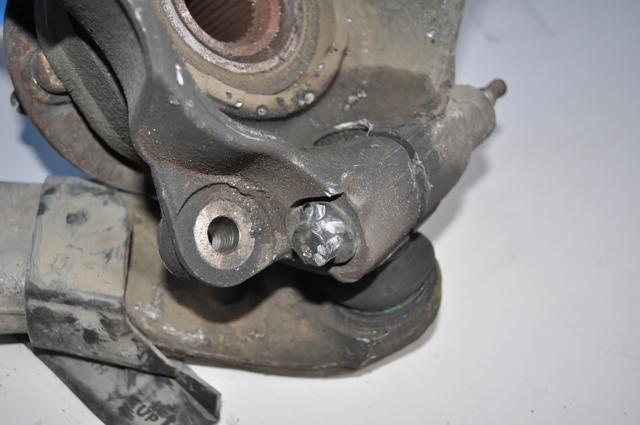 LR186681 Land Rover Цапфа поворотна права