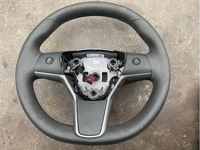 109522200L Tesla Рульове колесо