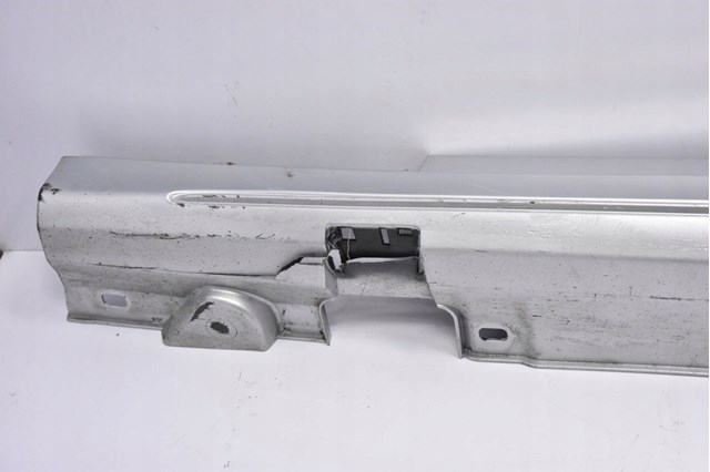 A2056980500 Mercedes Накладка зовнішня (молдинг) порога, лівий