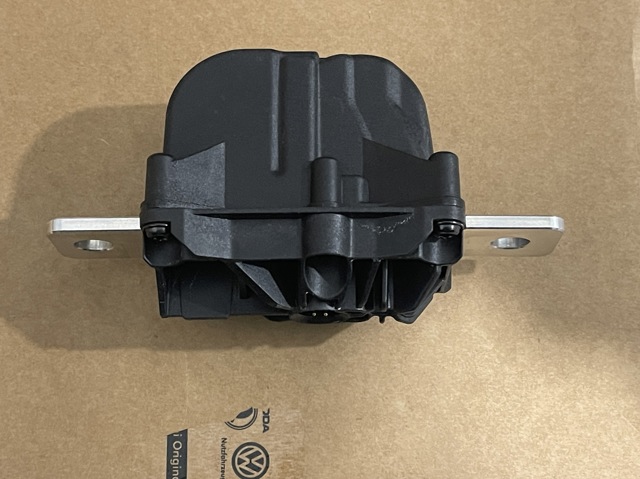  Tesla 109515800C