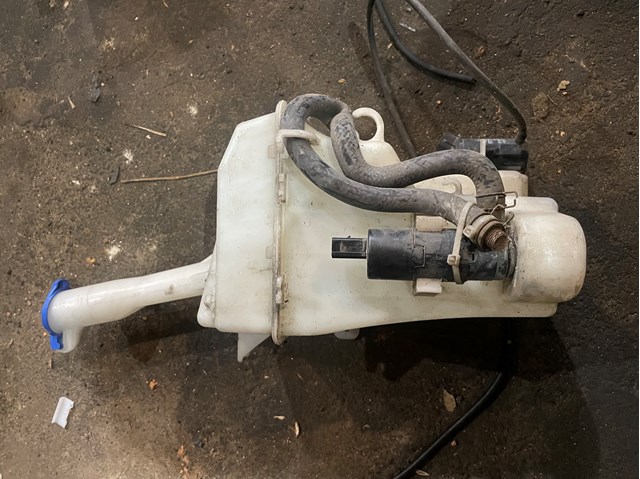 986102T500 Hyundai/Kia Бачок склоомивача
