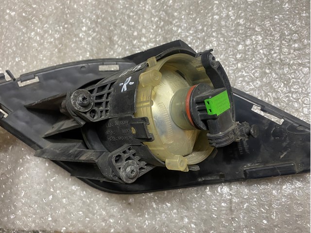 Фара протитуманна, права A0998200256 Mercedes