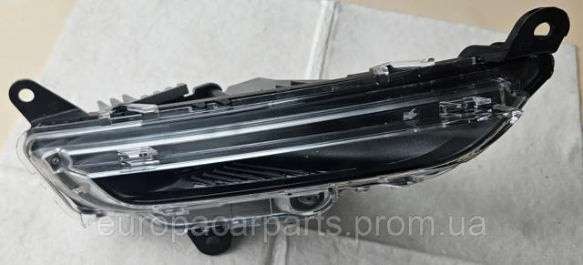 Туманка права Land Rover LR119469 ціна, від 173.86 USD