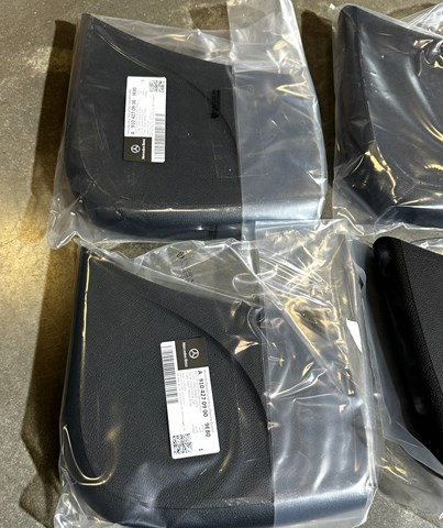 Купити A91042709009E80 Mercedes Чохол важеля ручного гальма