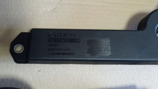 Кронштейн кріплення крила переднього лівого, передній Volvo 32318691 ціна, від 84.39 USD