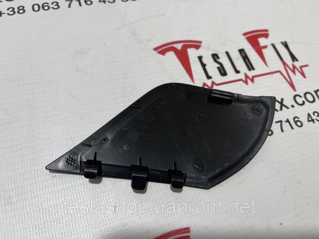 Заглушка бампера буксирувального гака, передня Tesla 105705600D ціна, від 12.36 USD