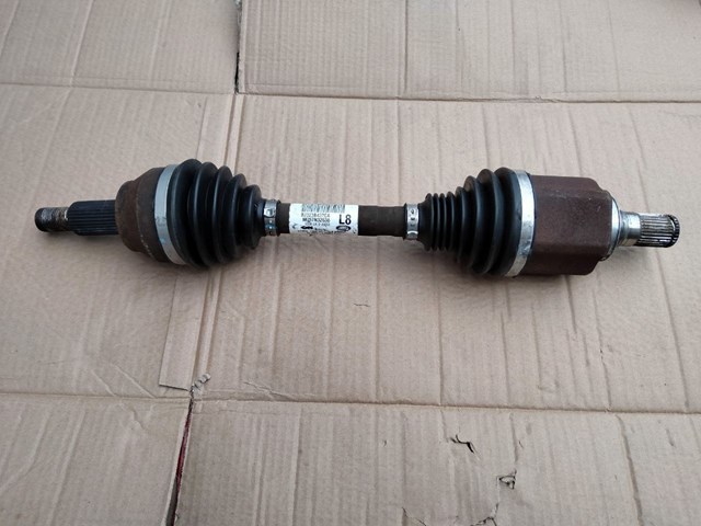 LR024758 Land Rover Привід лівий