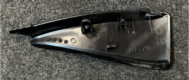 Купити KB7W51PB1 Mazda Водостік лобового скла, жабо