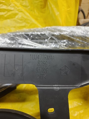 1UJ47TRMAA Chrysler 