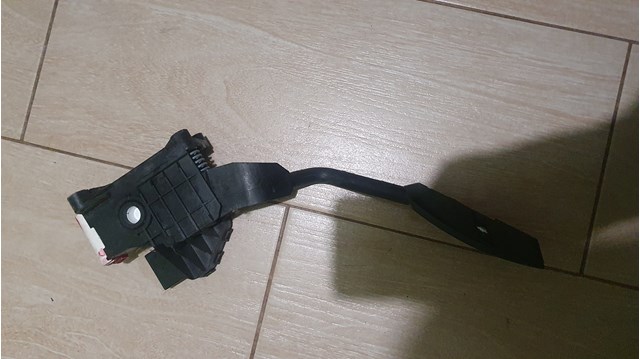 Підаль газу Opel 13305805 ціна, від 57.25 USD