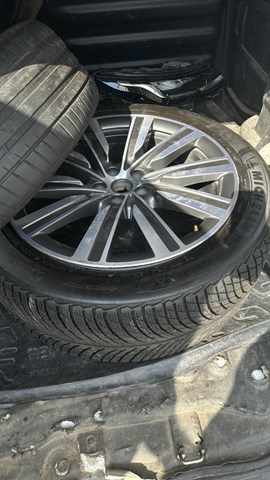 Купити LR153242 Land Rover 