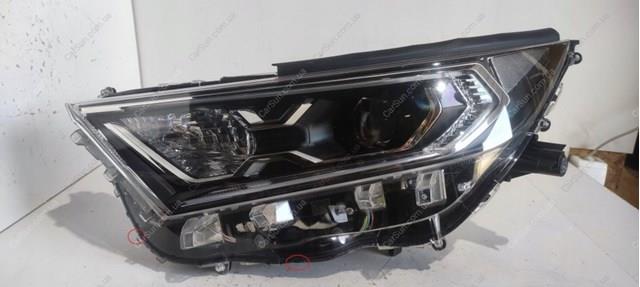 8114542A33 Toyota Фара правая