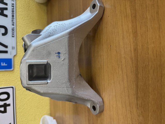  22116870746 BMW