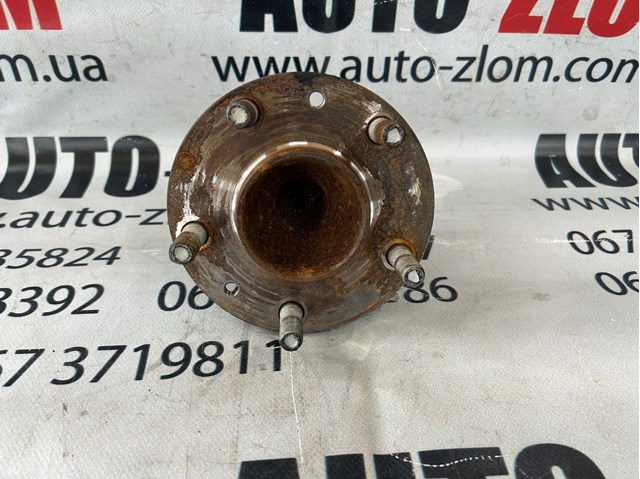 DN4E2615X Mazda Маточина задня