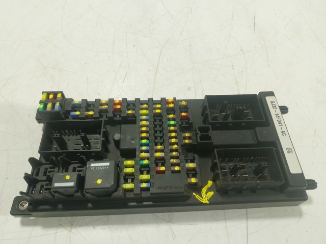 Купити LR070837 Land Rover 