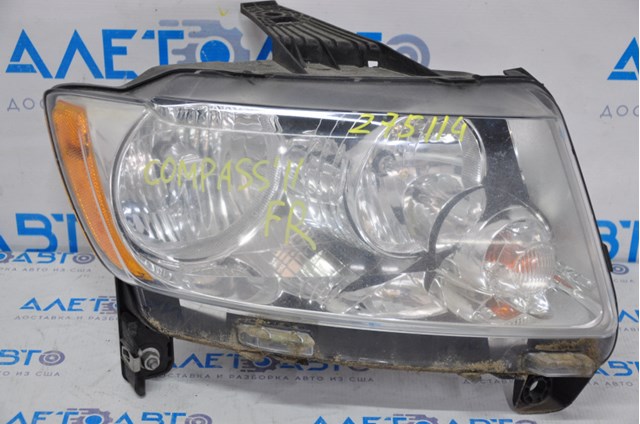 Фара передня права Chrysler 68088868AB