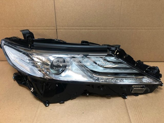 Фара правая Toyota 8114533D70 ціна, від 872.28 USD
