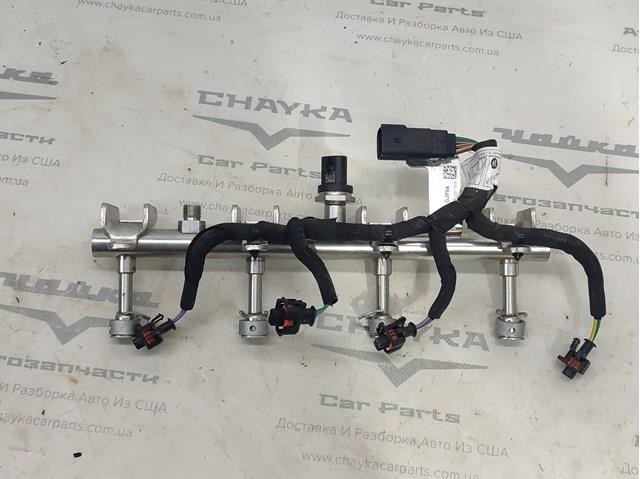 Паливна рампа Land Rover LR114169