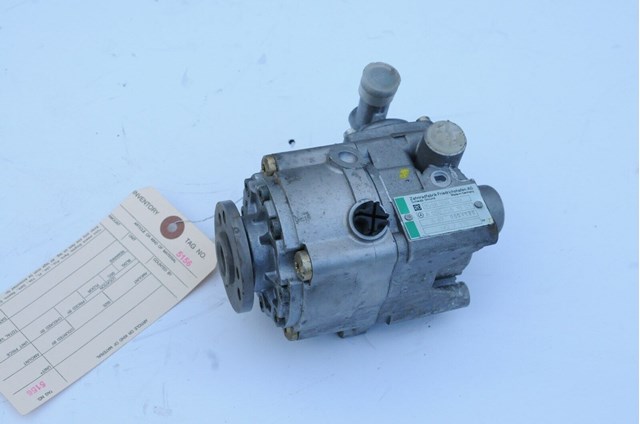 Купити A0024661601 Mercedes Насос гідравліки