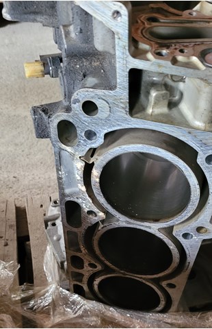 Купити AT4Z6010F Ford 