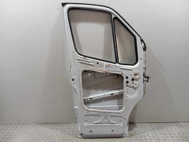 Двері праві передні A9107203100 Mercedes