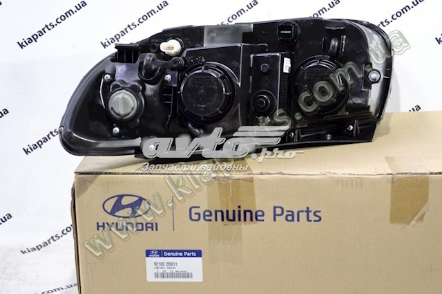 Фара права 921022B011 Hyundai/Kia