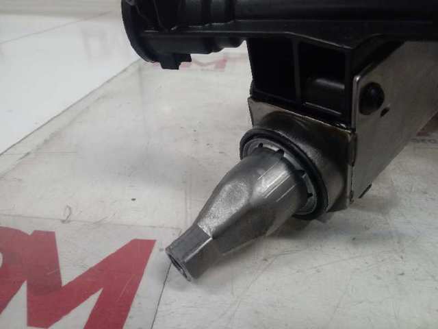 7G913F880 Ford 
