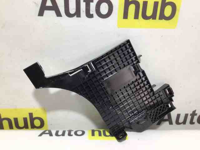 Купити LR025744 Land Rover Кронштейн-адаптер кріплення фари передньої, правої