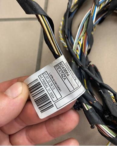 9243664 BMW Джгут проводів задніх дверей