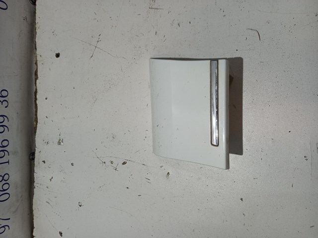 Накладка переднього правого крила VAG 4L0854960FV7W ціна, від 31.25 USD