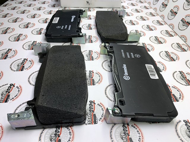 Передні тормозні колодки A0004205700 Mercedes