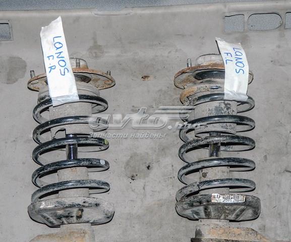 CTC015 Parts-Mall Цапфа поворотна права