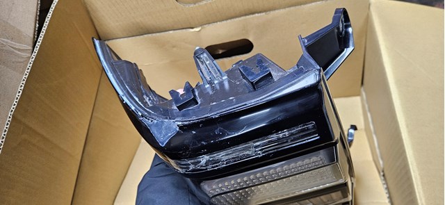 Задній правий стоп Toyota 81551WQ010
