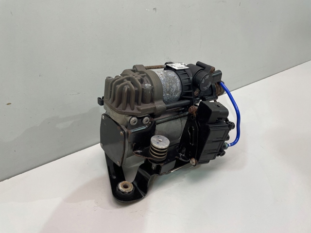Компресор пневмоподвески BMW 6861882