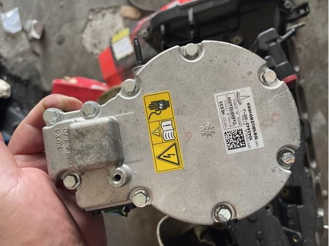 Купити 104244200H Tesla Компресор кліматичної установки