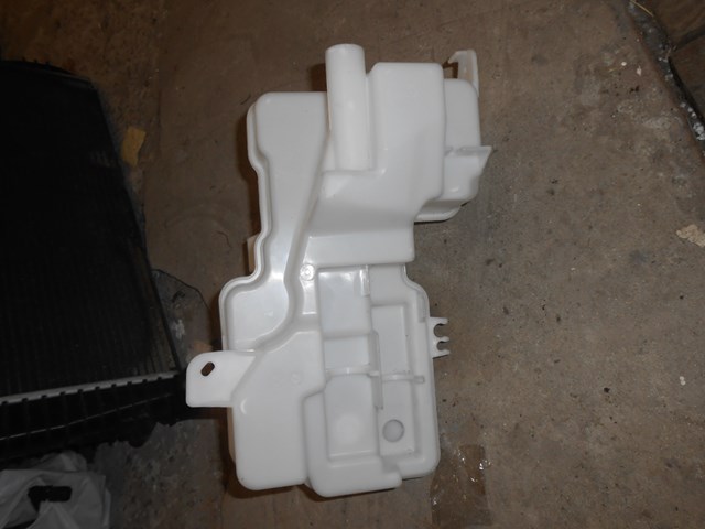 Купити 32274693 Volvo Бачок омивайки