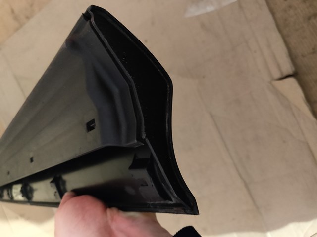 Молдинг передніх лівих дверей Toyota RAV4 IV