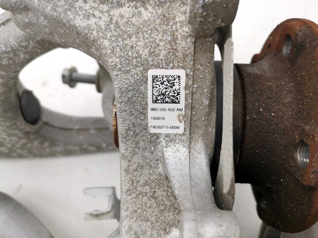 Купити 8K0505436AD VAG Кулак поворотний правий