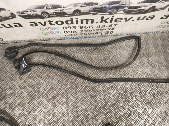 Ущільнювач двері передньої лівої (на двері) Subaru 63511SA010 ціна, від 6.33 USD