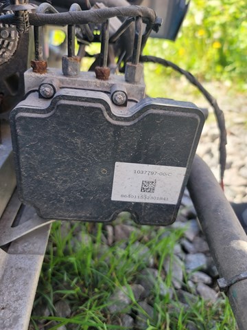  103779700C Tesla