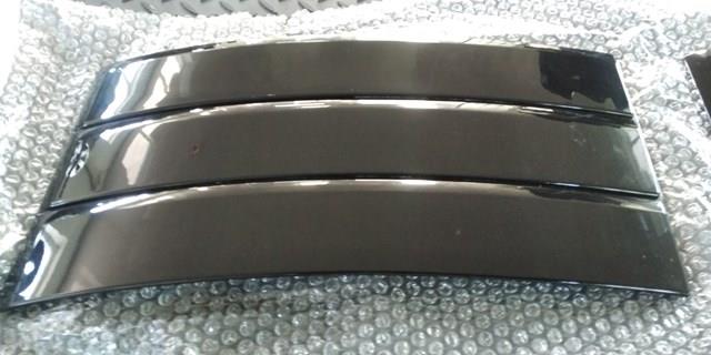 Накладка передньої правої двері Land Rover CK5220938