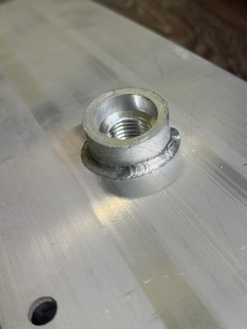 Підсилювач бампера переднього KMV650070B Mazda