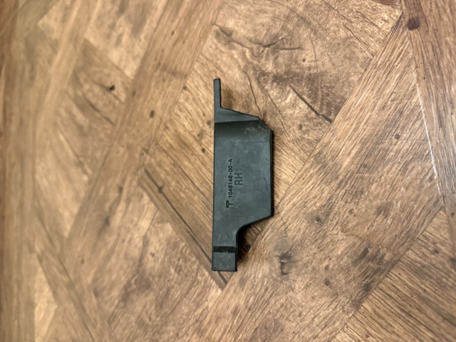 104614800A Tesla 