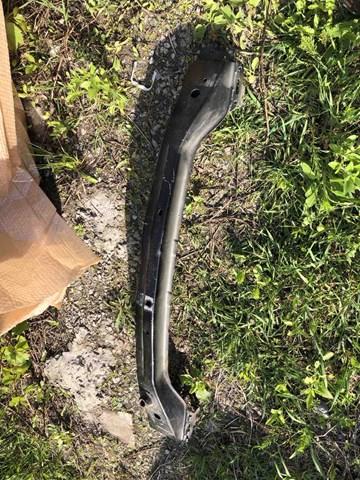 EG2150070B Mazda Балка бампера переднього