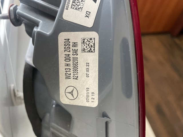 Задній правий стоп Mercedes A2139068200