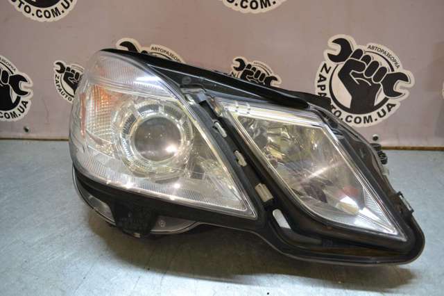 Купити A2128208461 Mercedes 